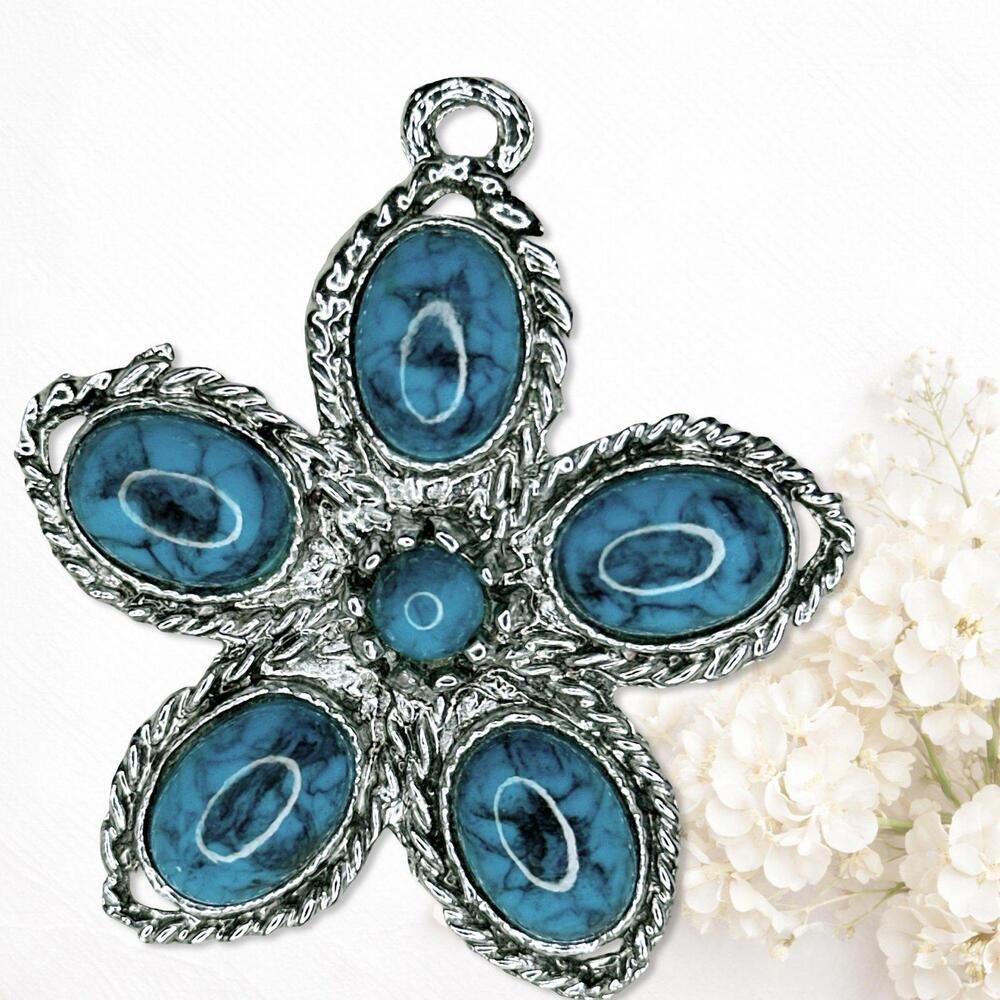 6604. Teal Southwest Silvertone Necklace